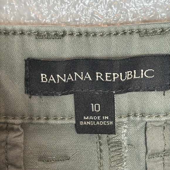 BANANA REPUBLIC Women's Green Shorts Size 10 - Picture 2 of 7